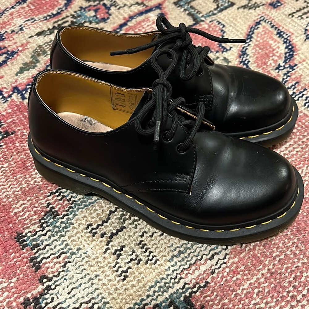 Dr. Marten 1461 smooth leather lace up oxford